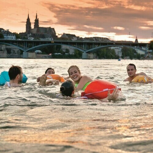 © Andreas Zimmermann; Schwimmer im Rhein